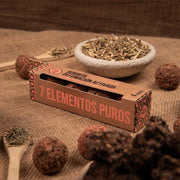Bombita de incienso 7 Elementos Puros Sagrada Madre sobre fondo natural, ideal para limpieza energética y armonización espiritual